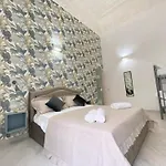 招待所 Ludben Dante 4*