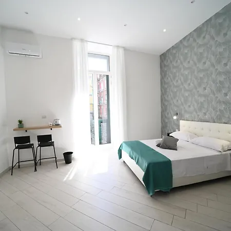 Ludben Dante ナポリ