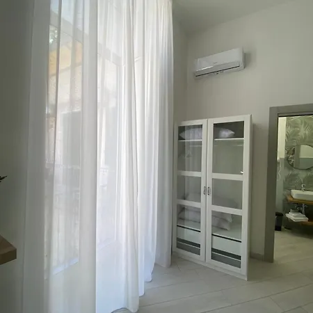 Ludben Dante Gasthuis Napels